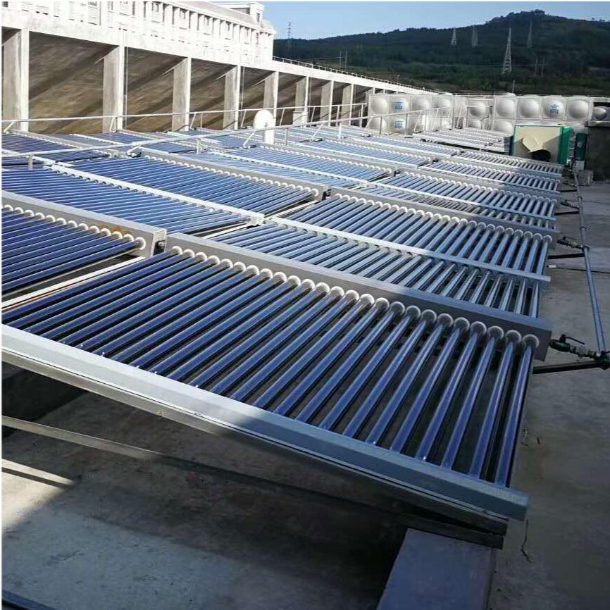 云南太阳能，大型太阳能热水工程水箱有哪些特点？