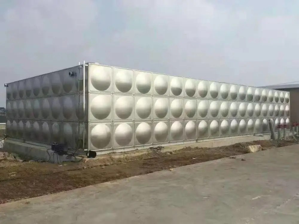 云南超大型方形不锈钢水箱工程实拍-昆明贵标水箱定制